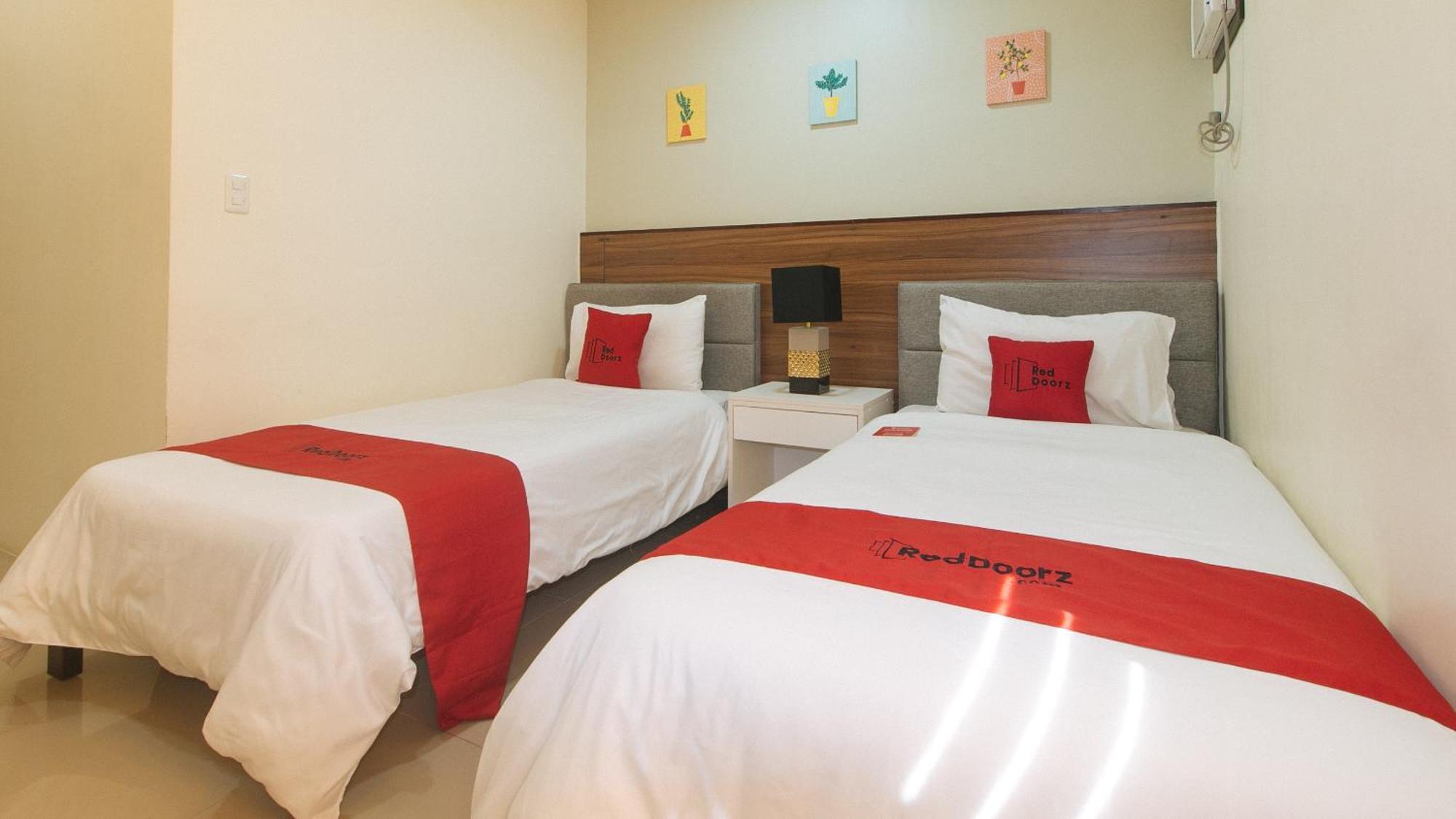 Reddoorz @ Leoncia Apartelle Mandawe Dış mekan fotoğraf